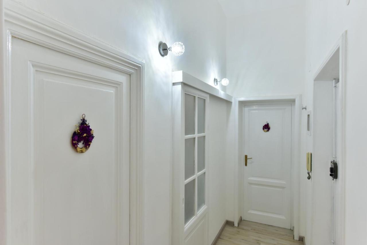 Double Room,1225444859:JPEG