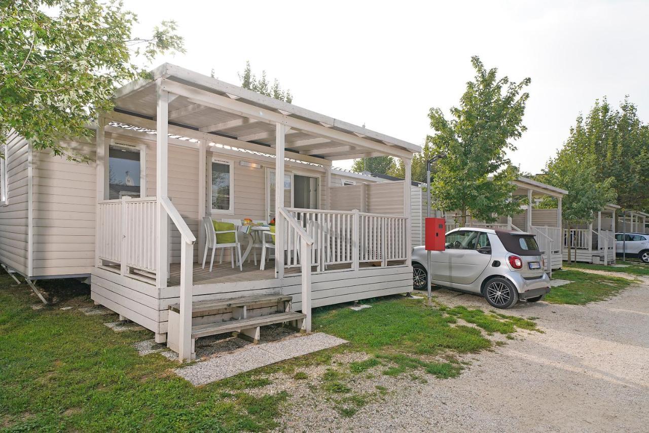 Deluxe Mobile Home (3 Bedrooms),1643175115:JPEG