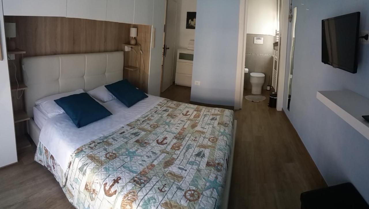 Double Room,1590427946:JPEG
