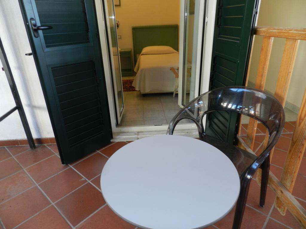 Standard Single Room,278762509:JPEG