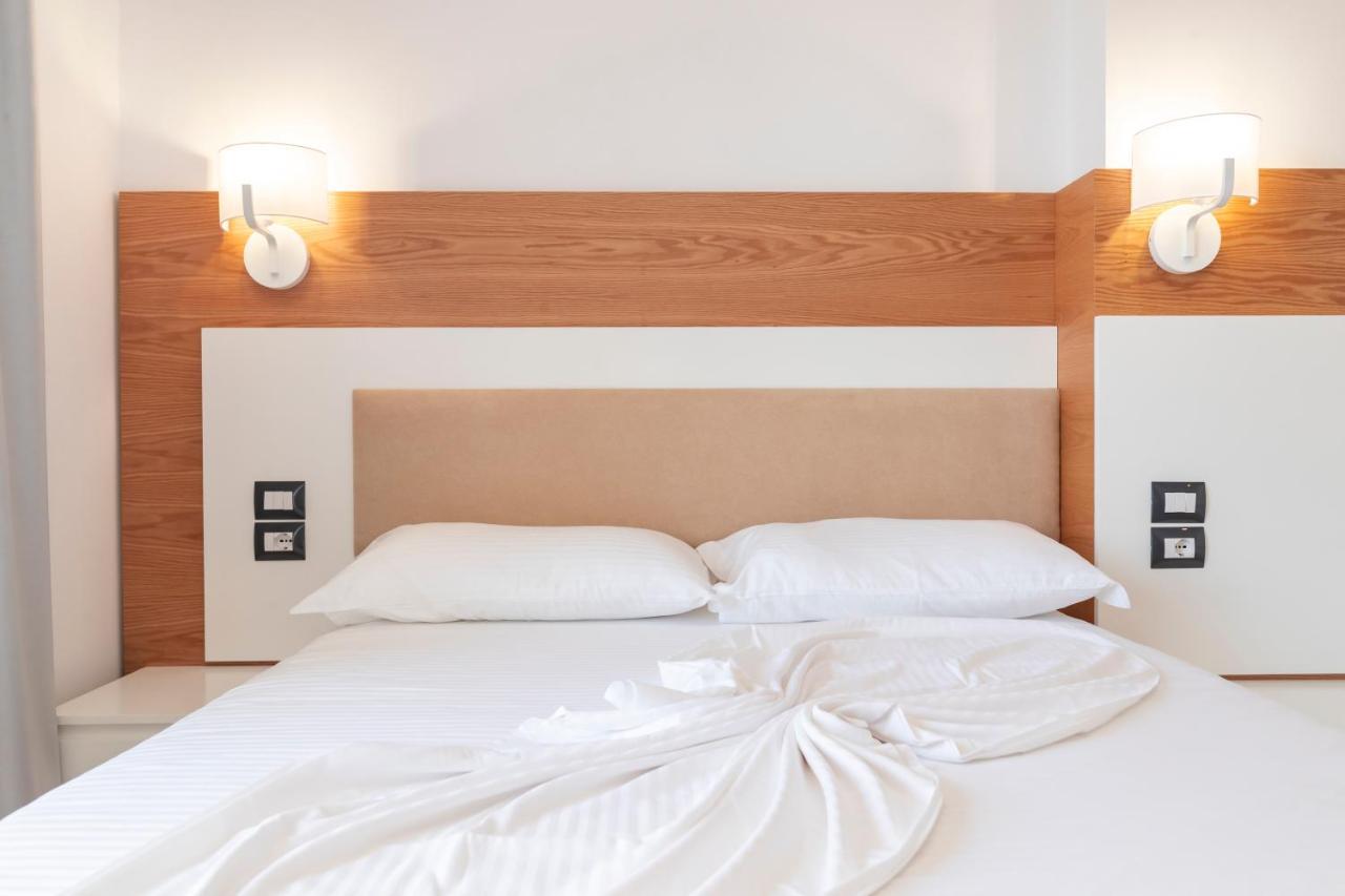 Small Double Room,1345648478:JPEG