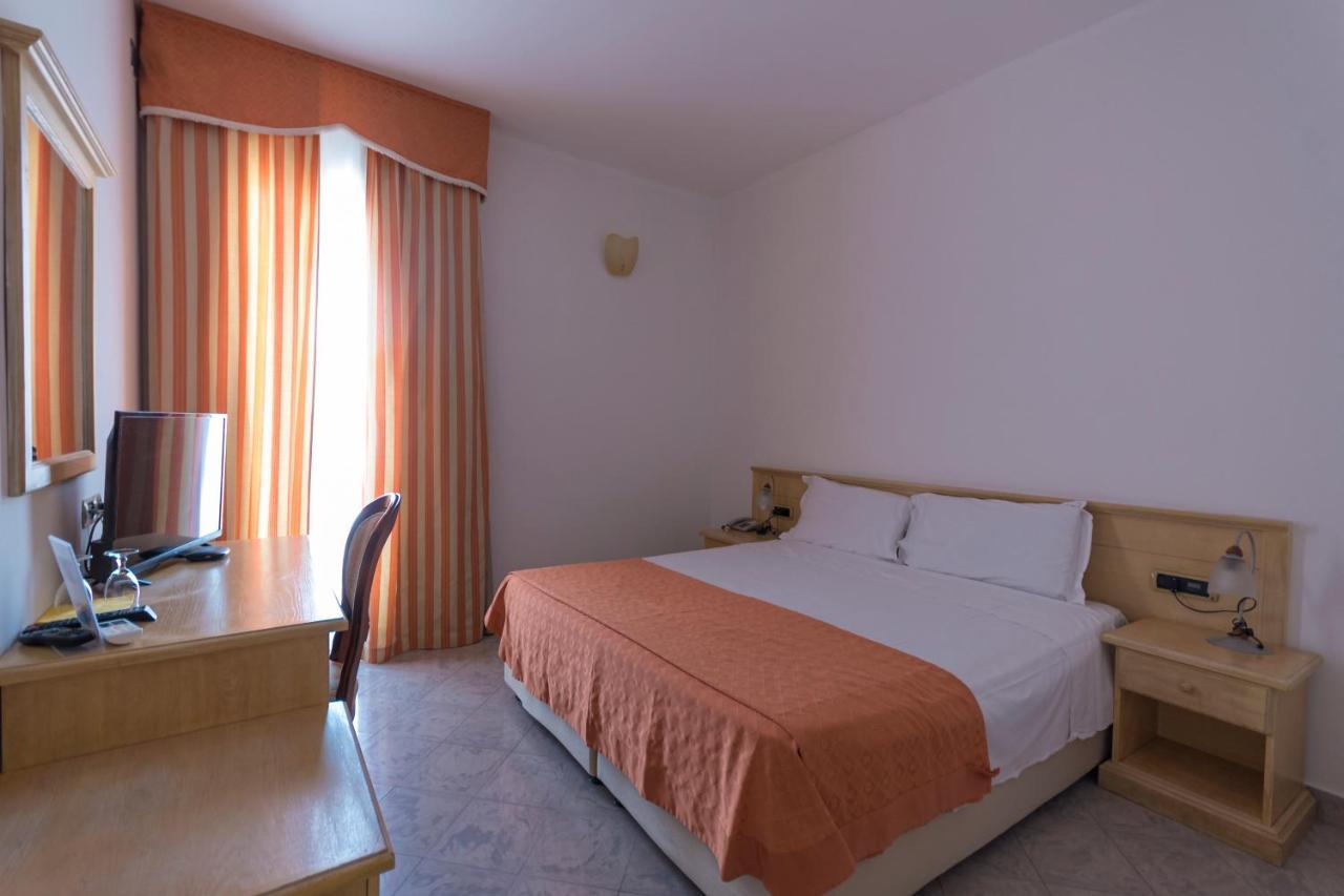Double or Twin Room,1141926265:JPEG