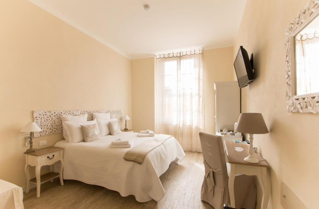 Double Room,817685111:JPEG