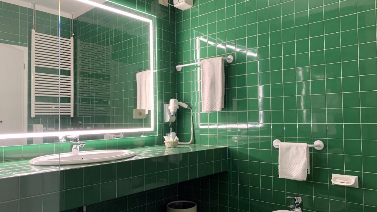 Double Room,1572662111:JPEG