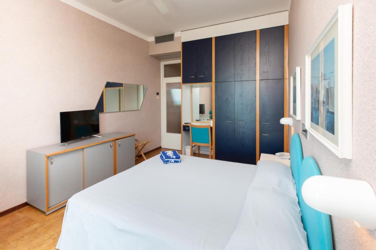 Double Room with Balcony,1204718554:JPEG
