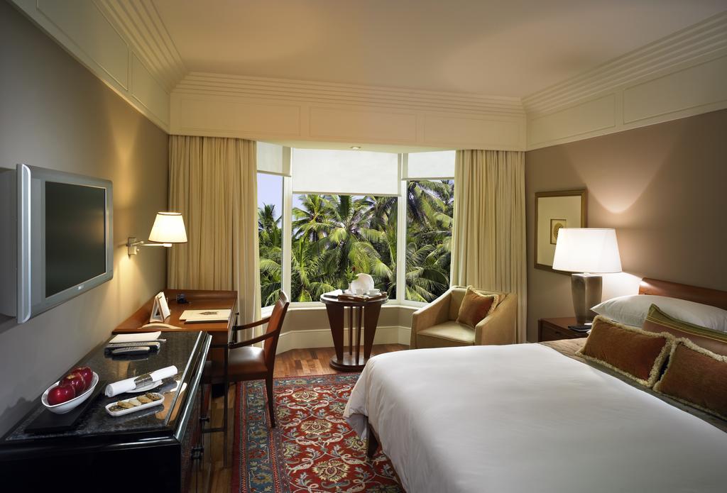 Royal Club Room Complimentary Airport transfer Lounge Accesscomplimentary usage of meeting room two hours per,1038506602:JPEG
