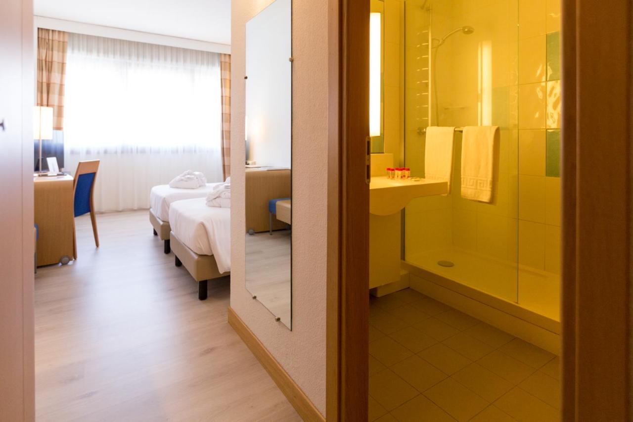 Superior Twin Room,1271727034:JPEG