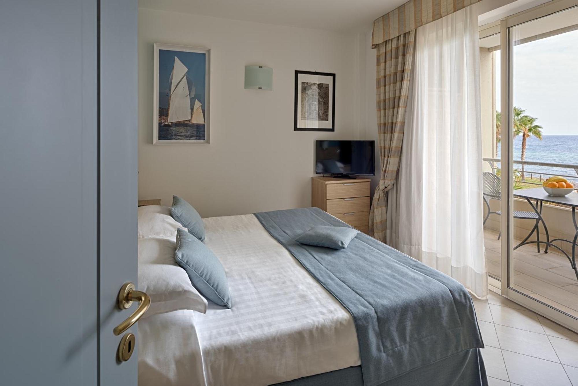 Junior Suite with Sea View,696820704:JPEG