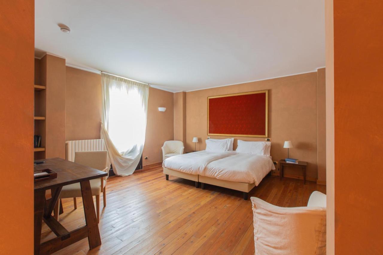 Double Room,1115909625:JPEG