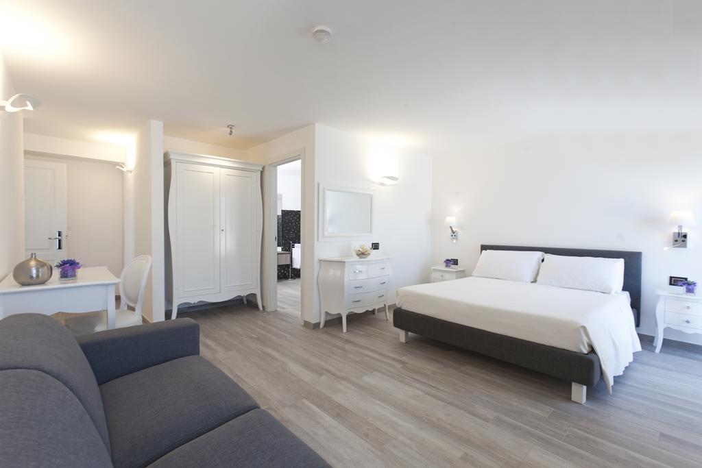Suite Balcony,134515140:JPEG