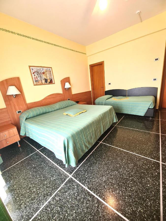 Superior Quadruple Room,1365980177:JPEG