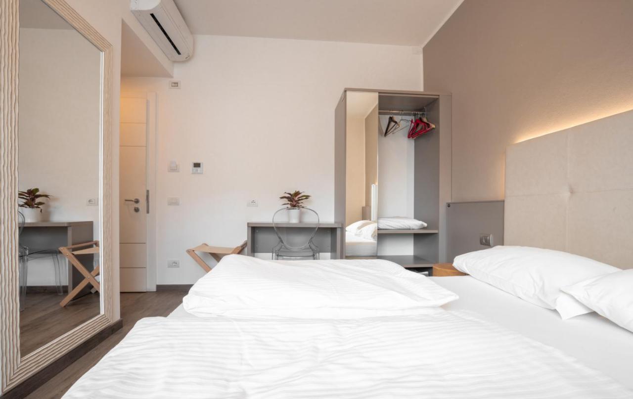 Double or Twin Room,1369527845:JPEG
