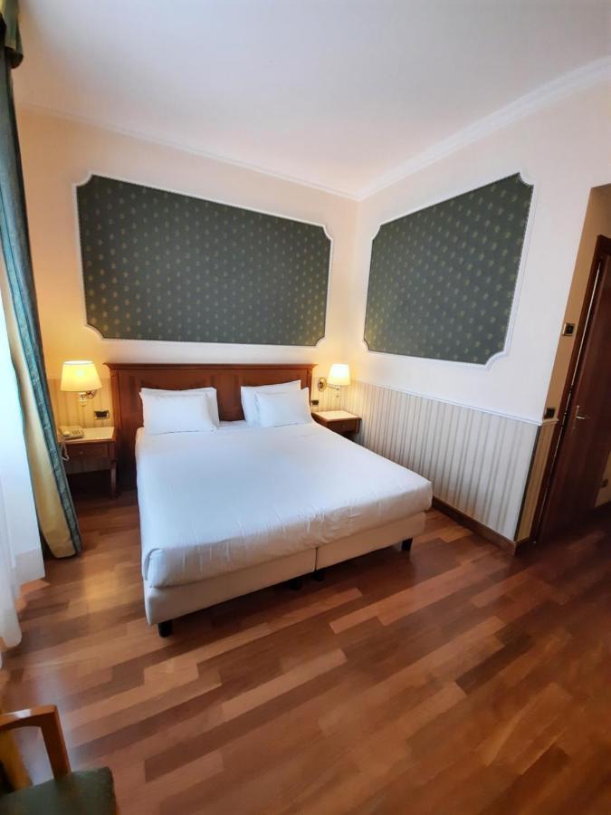Standard Double or Twin Room,1412291561:JPEG
