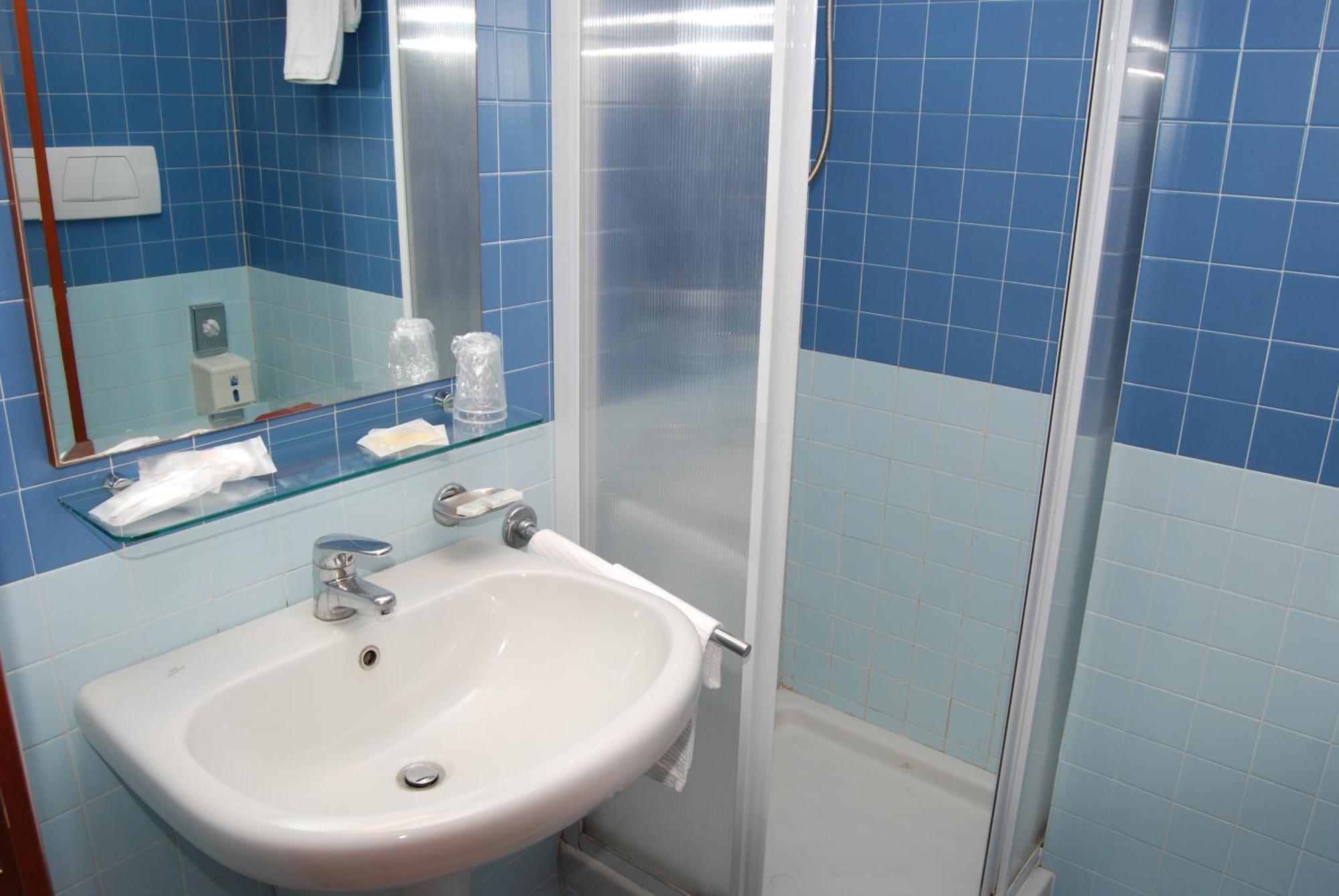 Standard Double Room,378595618:JPEG