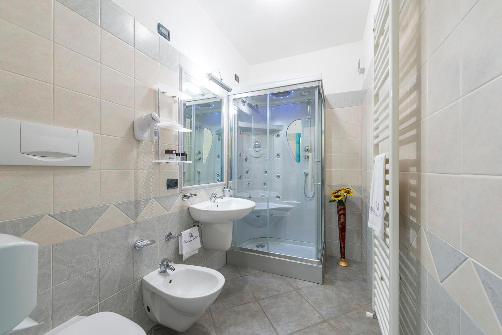 Junior Suite,1531406761:JPEG
