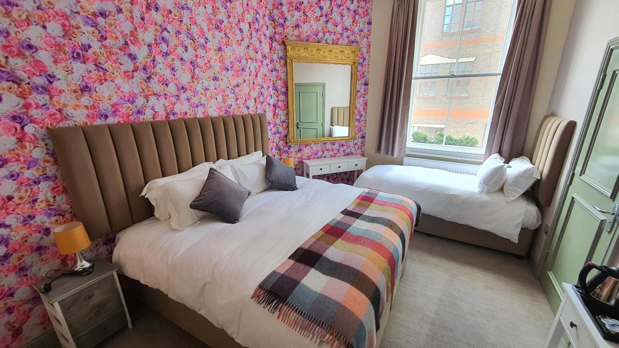 Triple Room,1549531237:JPEG