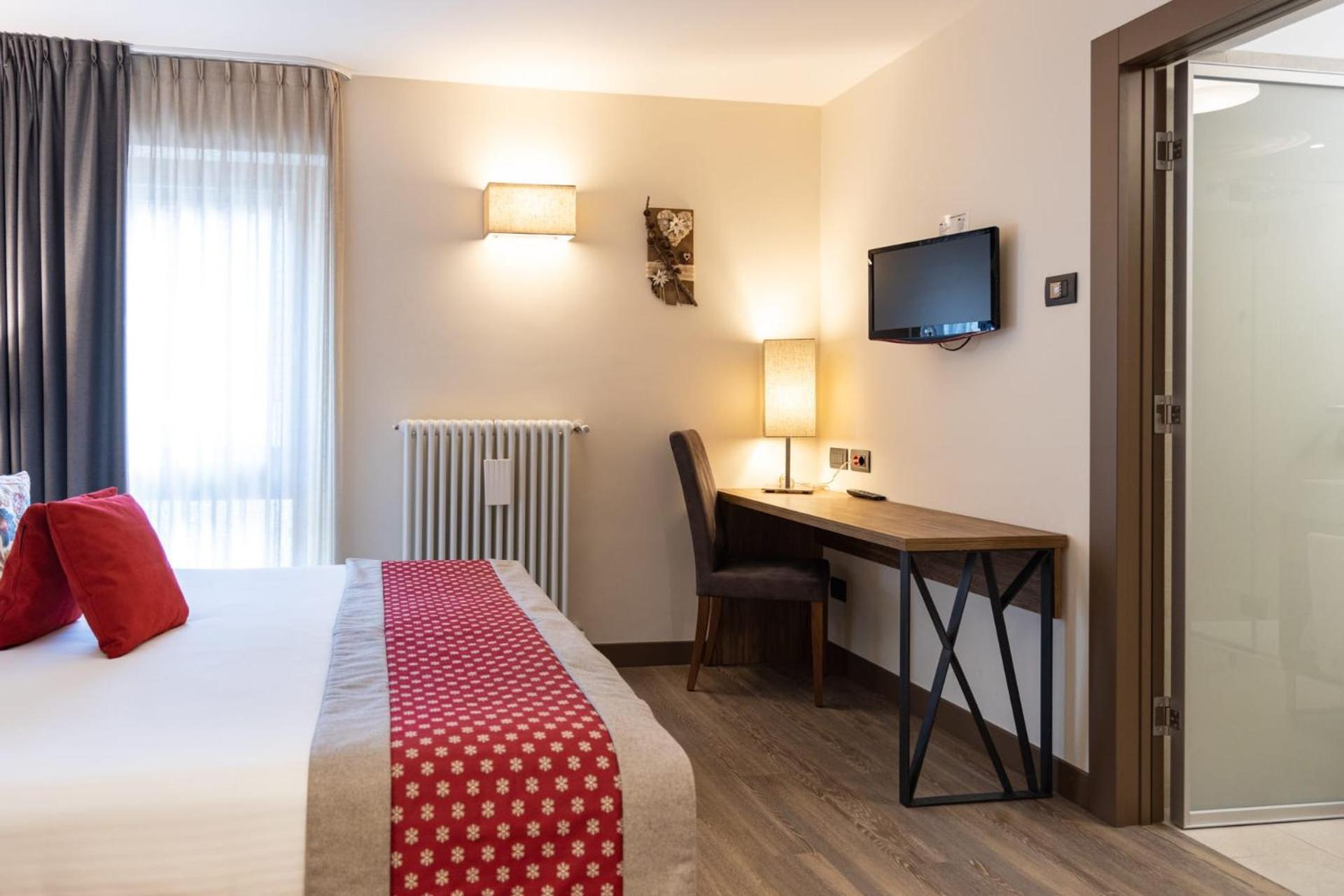Superior Double or Twin Room,157533465:JPEG