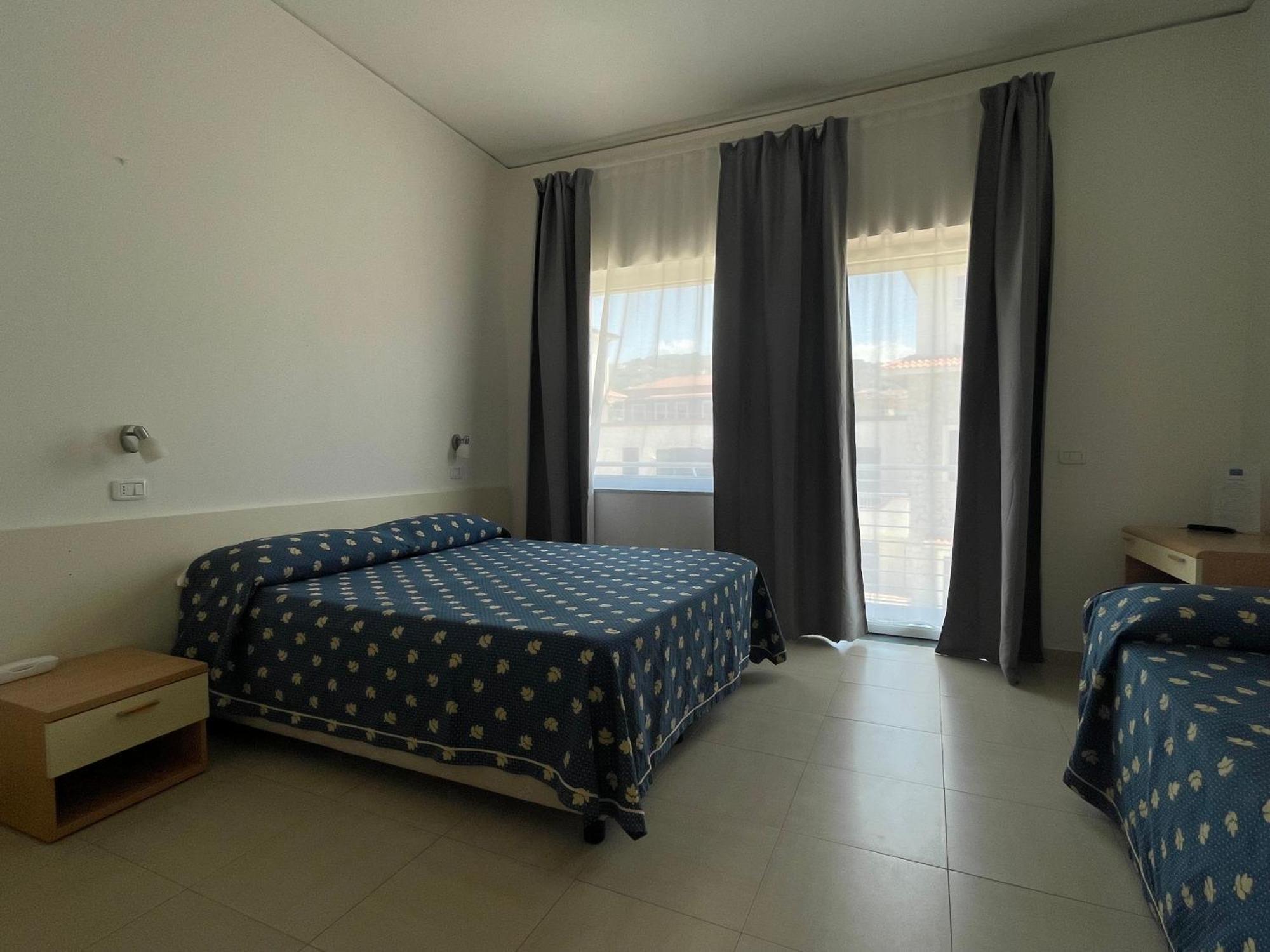 Double Room,47320012:JPEG