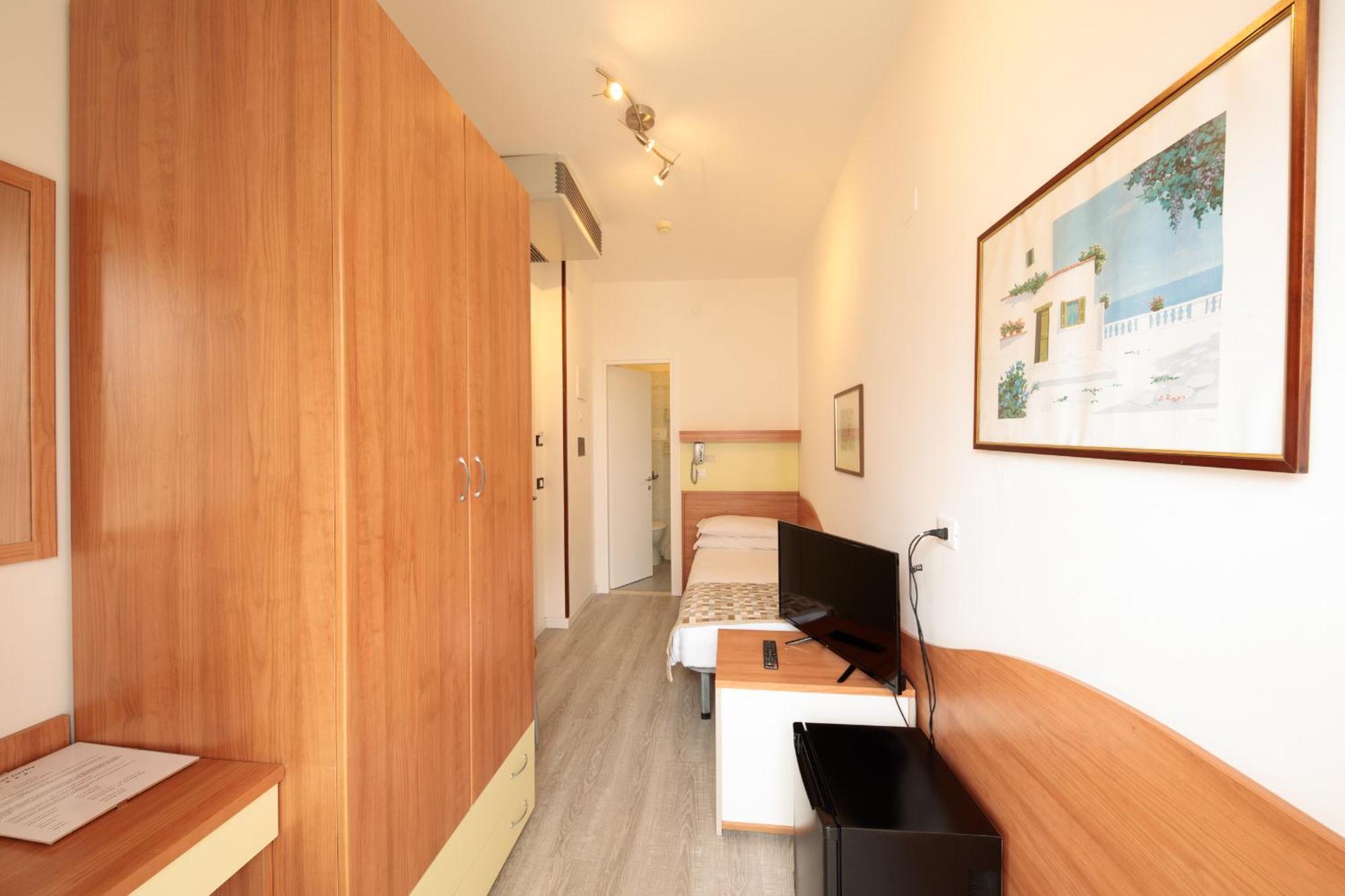 Single Room,1589572556:JPEG