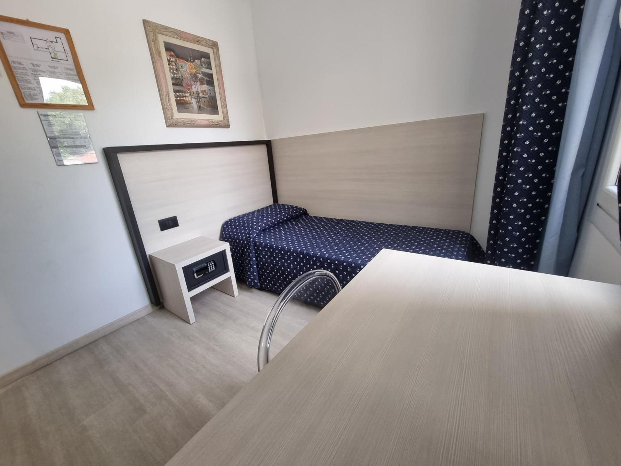 Single Room,1398094313:JPEG
