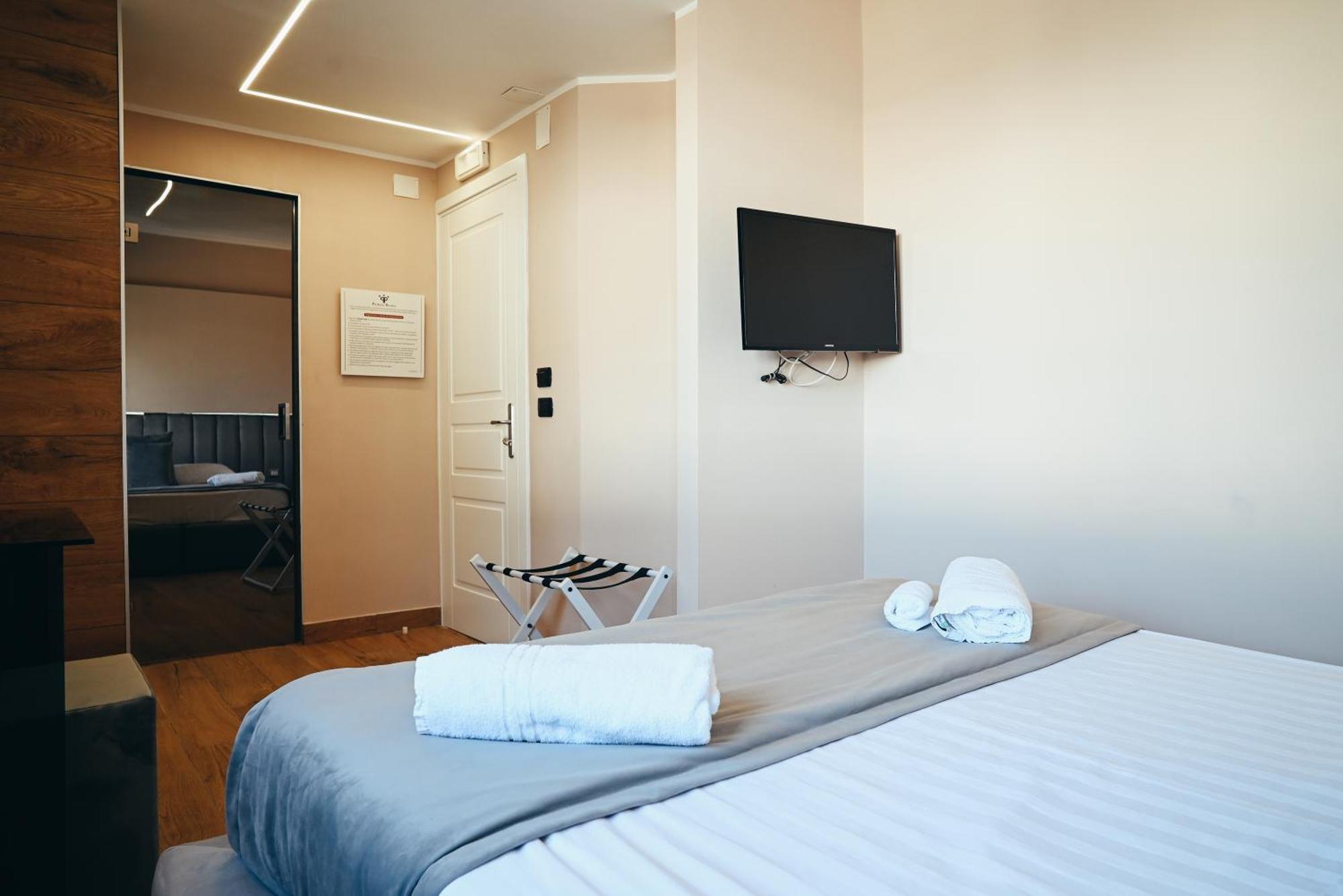 Standard Double or Twin Room,1620201792:JPEG
