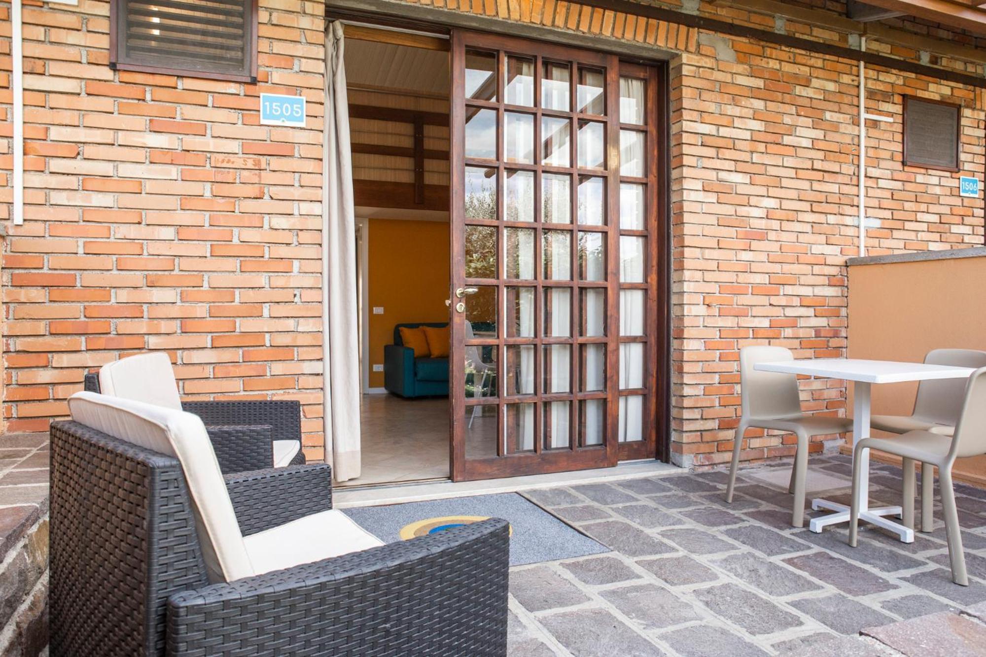 Two-Bedroom Apartment with Terrace and Lake View,1629893577:JPEG