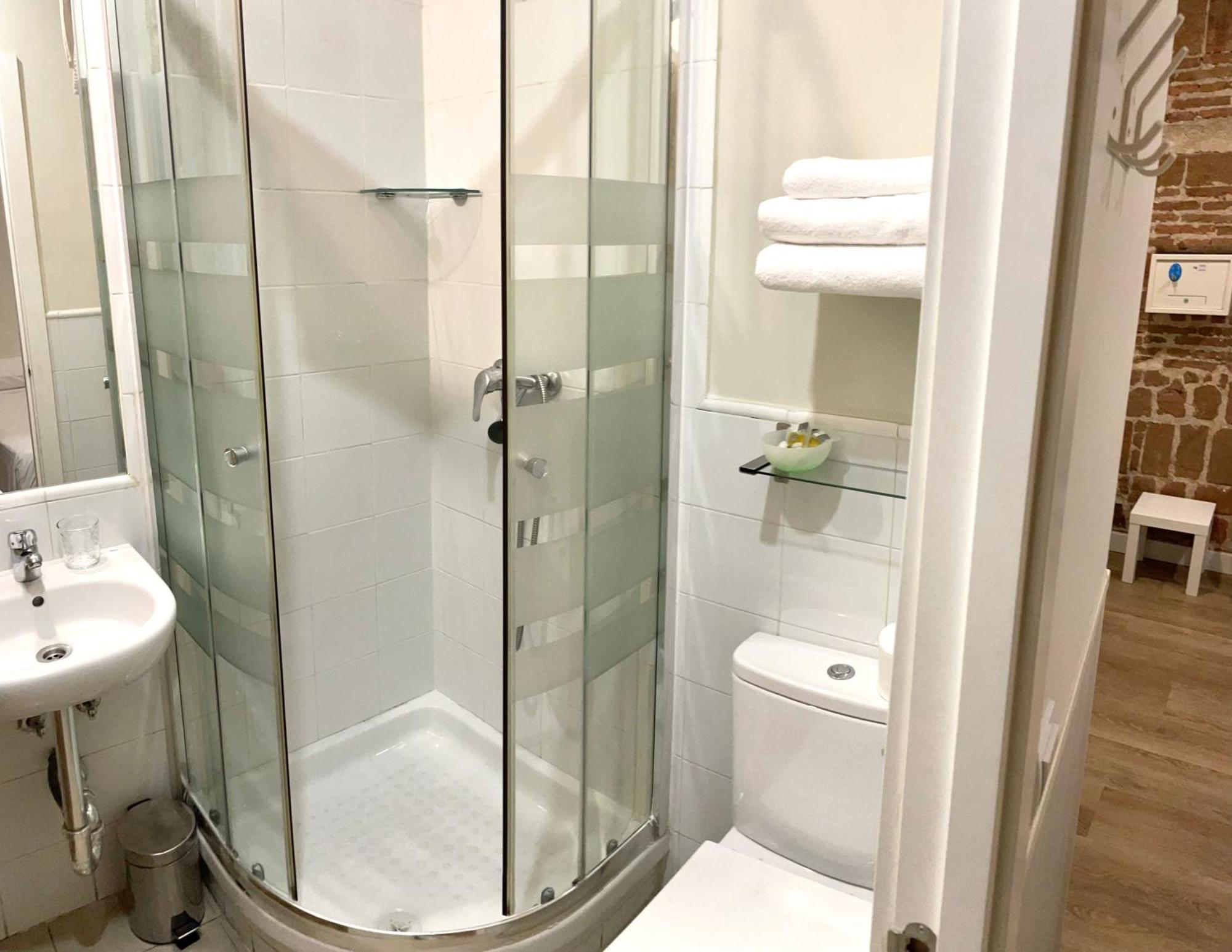 Camera Doppia con Letti Singoli con Bagno Privato