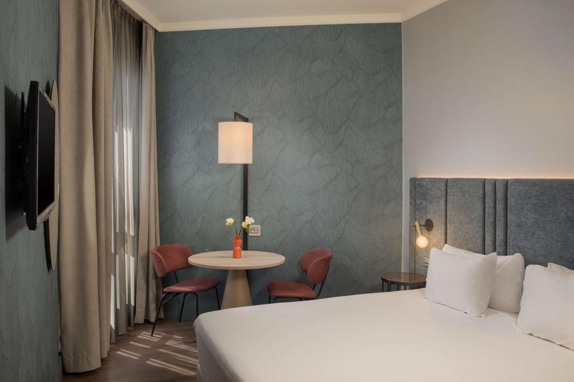 Superior Double or Twin Room,1400938331:JPEG