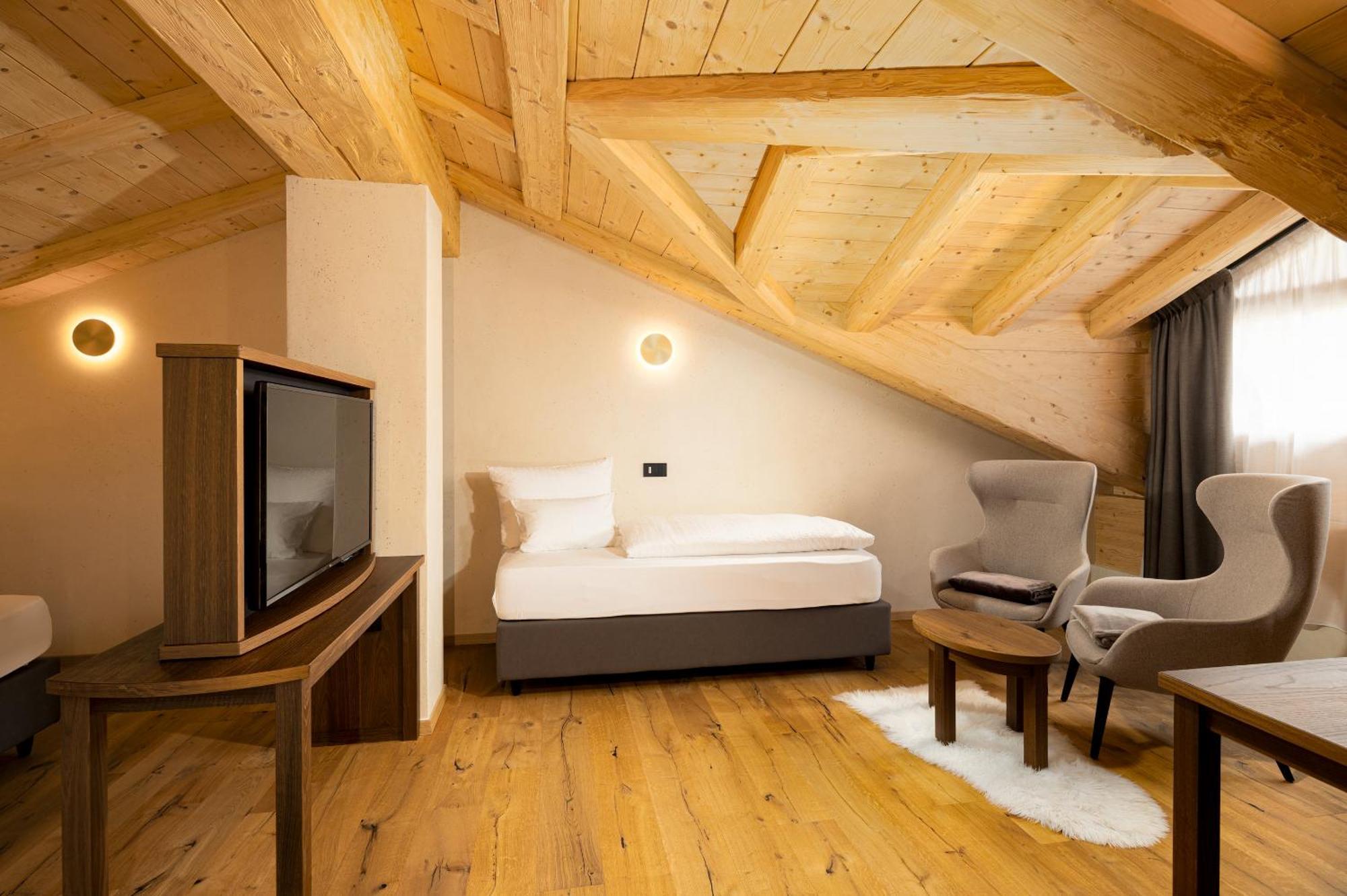 Junior Suite,1665500799:JPEG