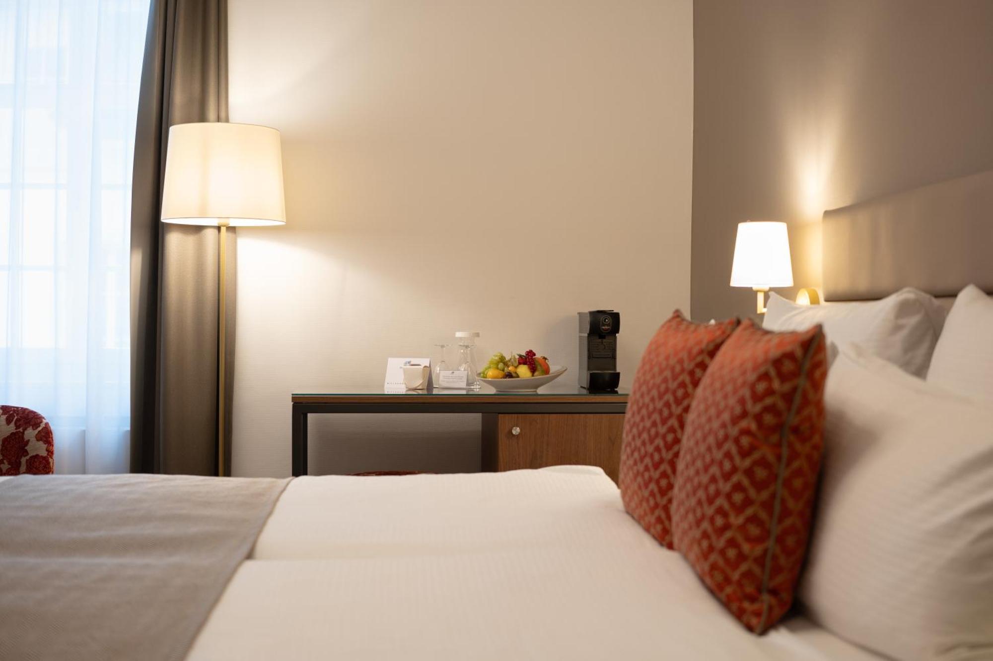 Double room facing the Chapel Bridge and large balcony 12m2,1765185521:JPEG