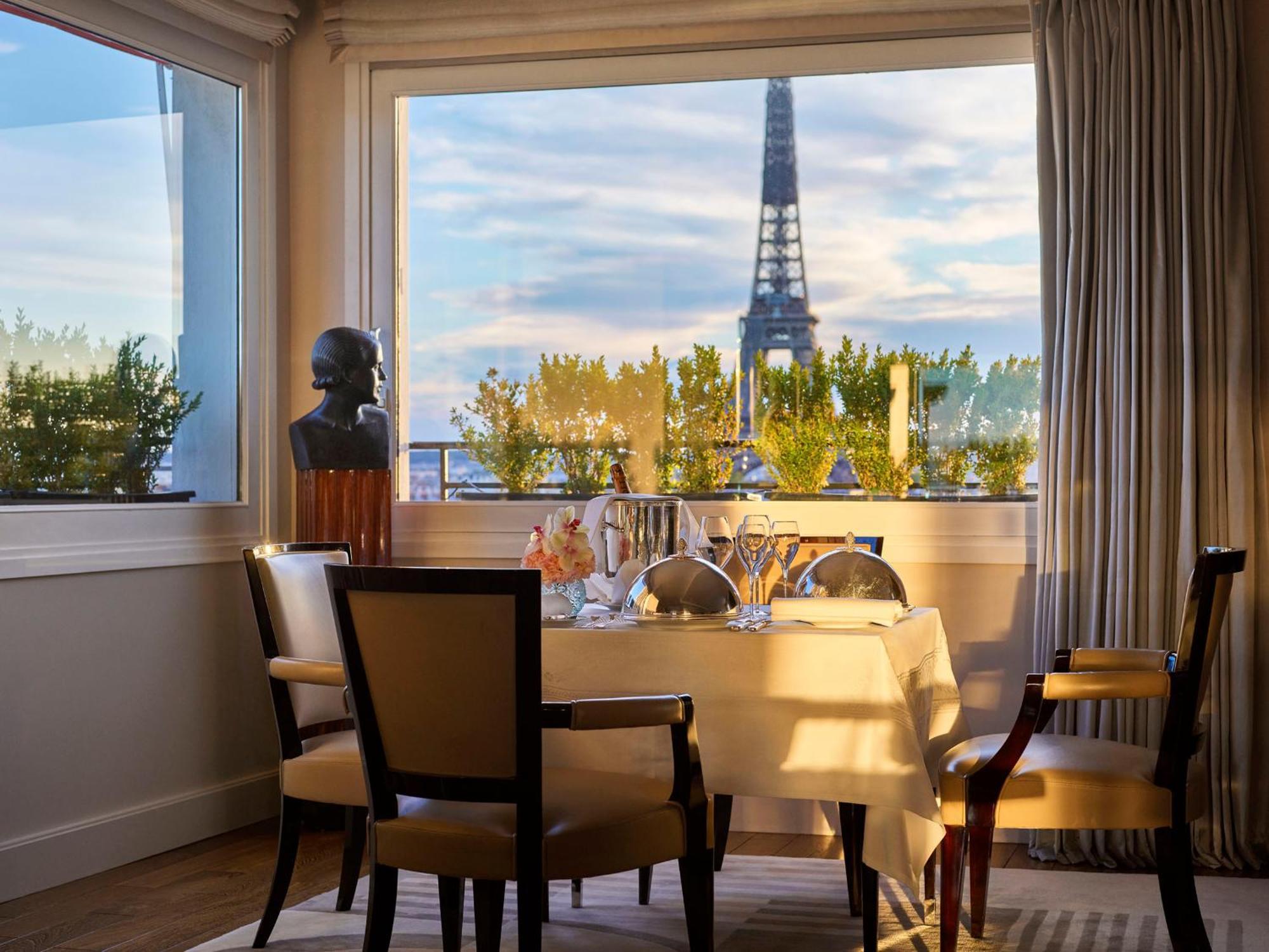 Signature Eiffel Suite