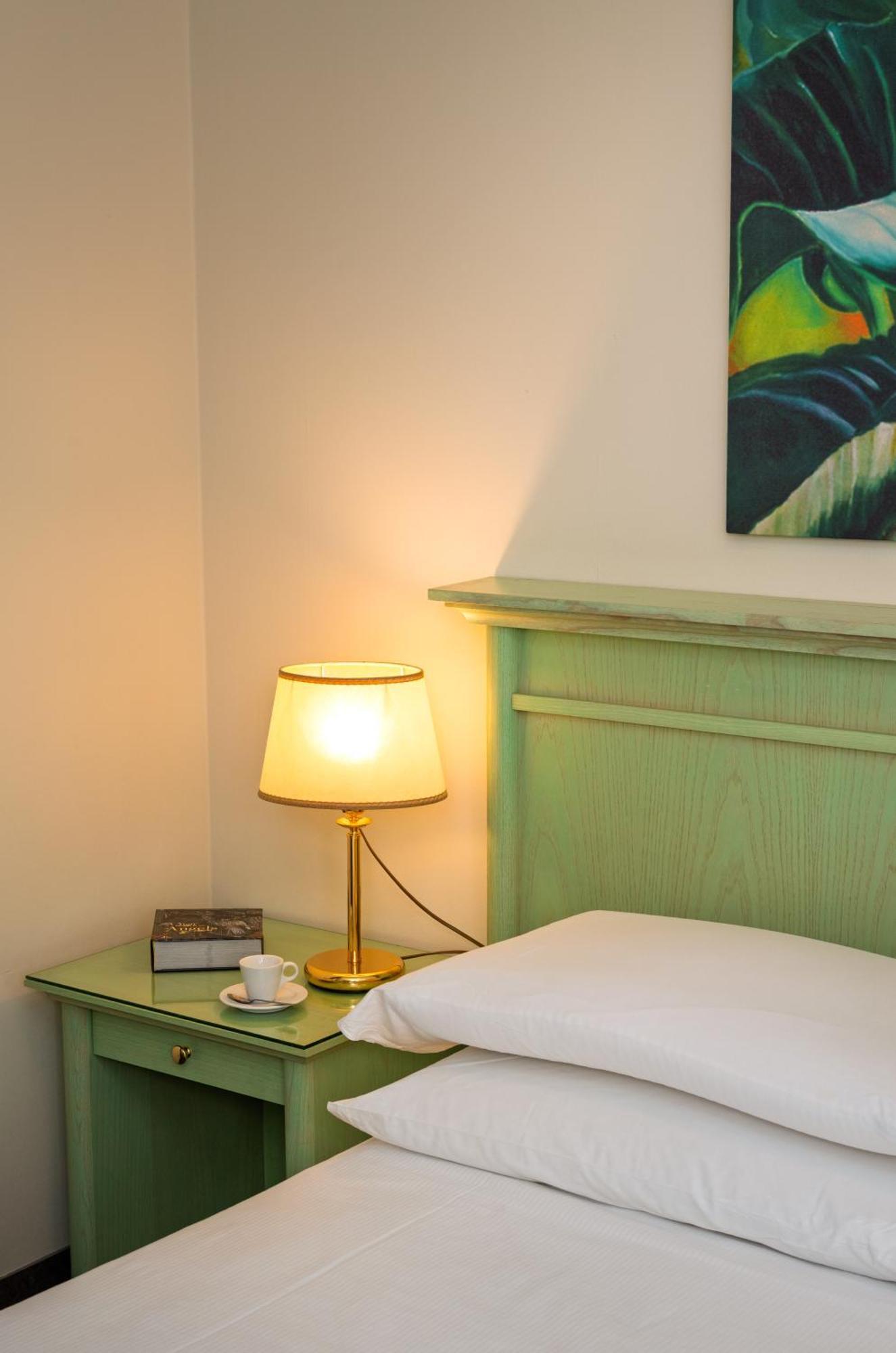 Single Room,1694535595:JPEG