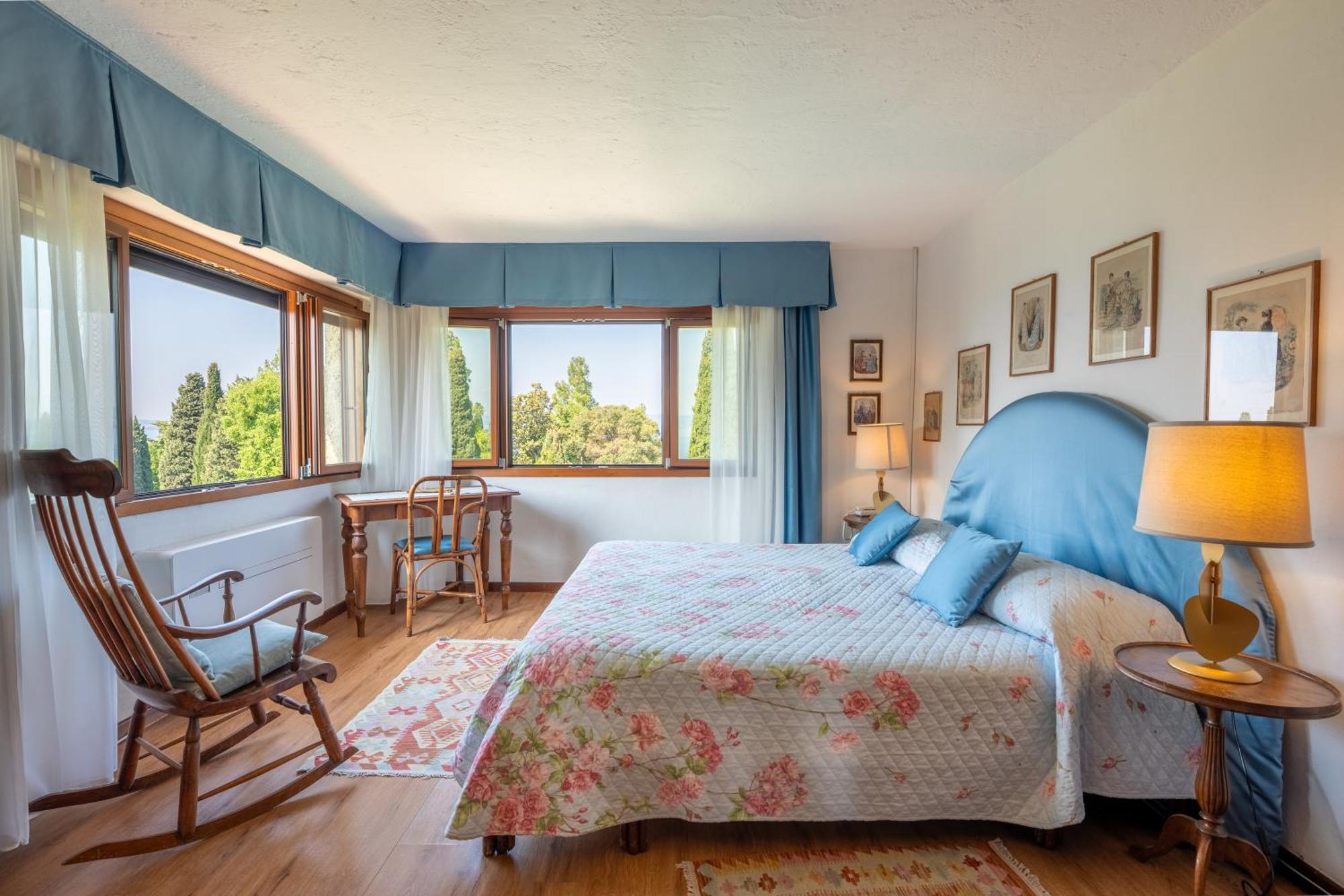 Double or Twin Room with Lake View,1698316610:JPEG