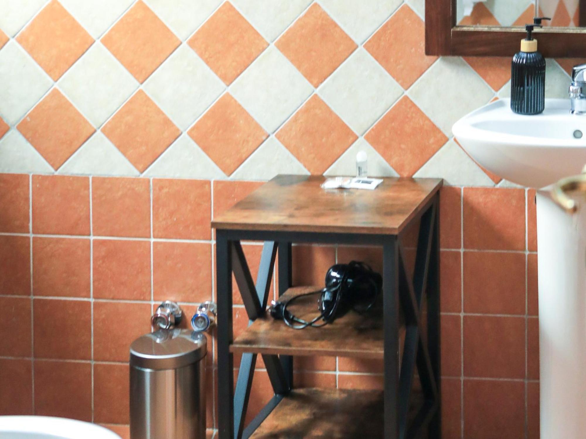 Single Room,1705006785:JPEG