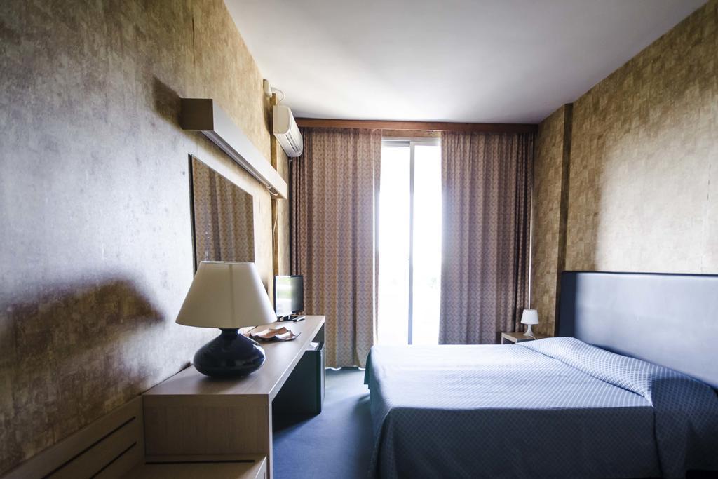Triple Room Beach Access,324107098:JPEG