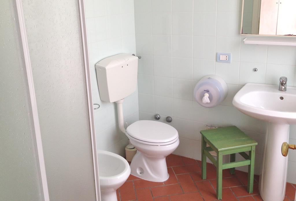 Camera Doppia con Letti Singoli con Bagno Privato
