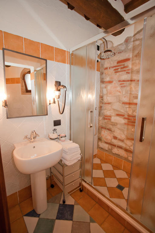 Double Room,247194237:JPEG