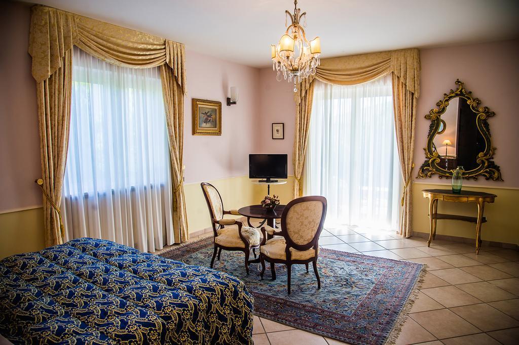 Double Room,379219801:JPEG