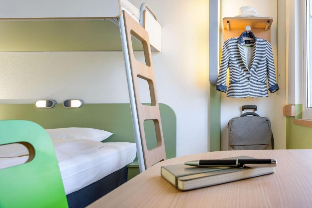 Camera Familiare Standard con 1 Letto Matrimoniale e 1 Letto a Castello