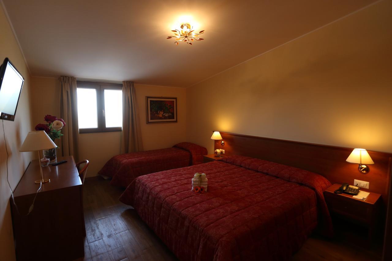 Triple Room,1588074743:JPEG