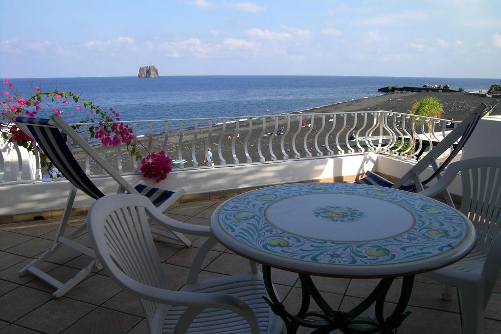 Double or Twin Room Sea View,644339256:JPEG