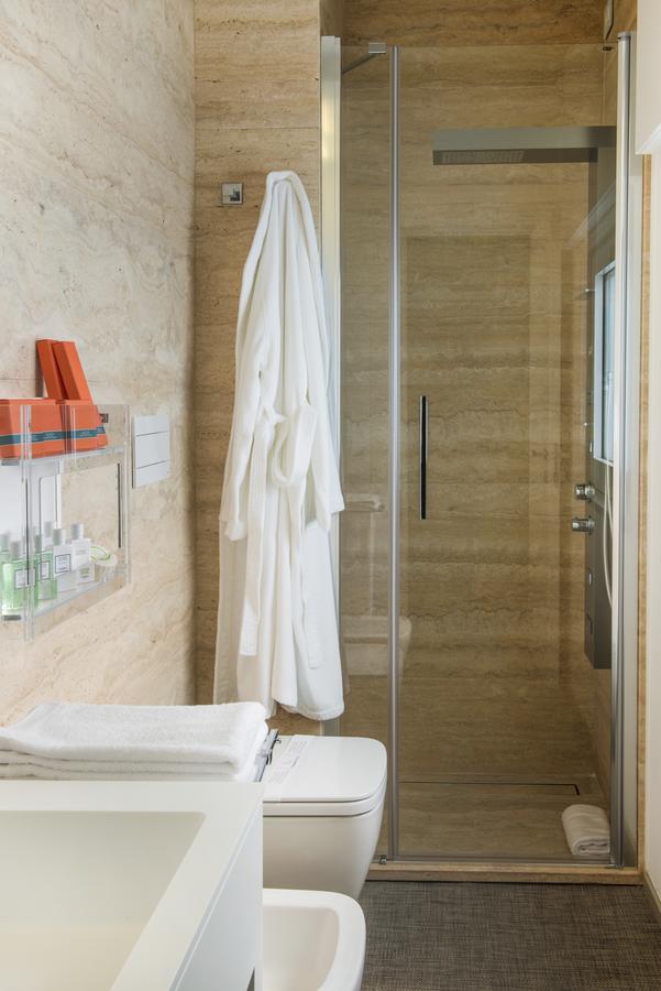King Room Spa Bath,1499413759:JPEG