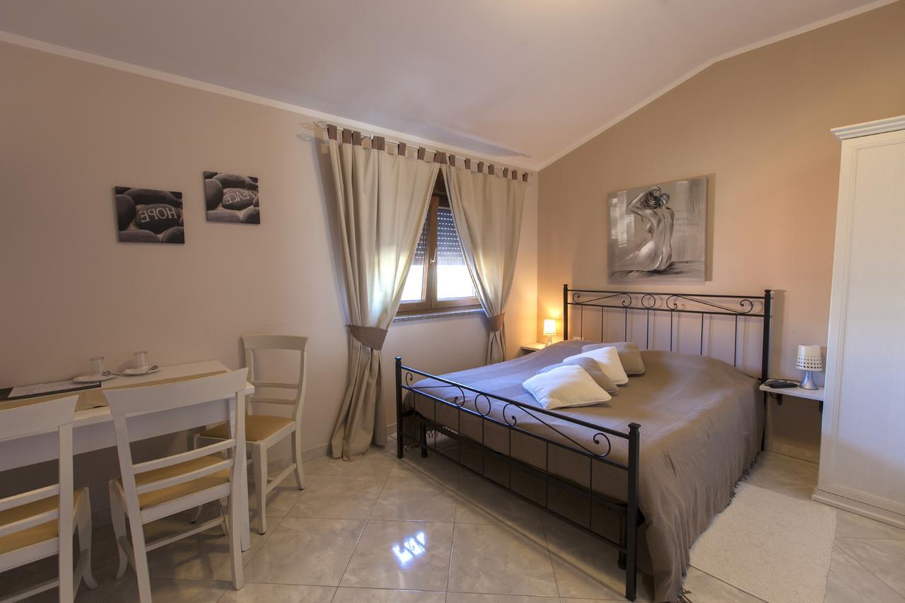 Double Room,560277363:JPEG