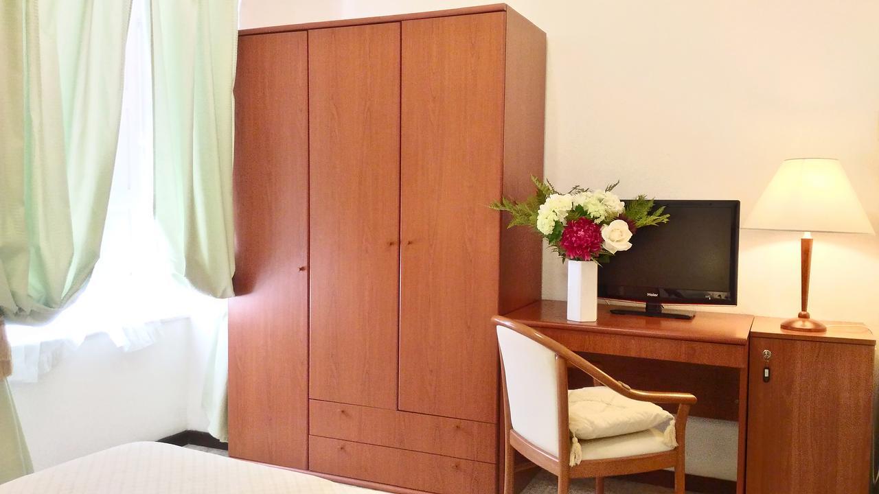 Double or Twin Room,641855265:JPEG