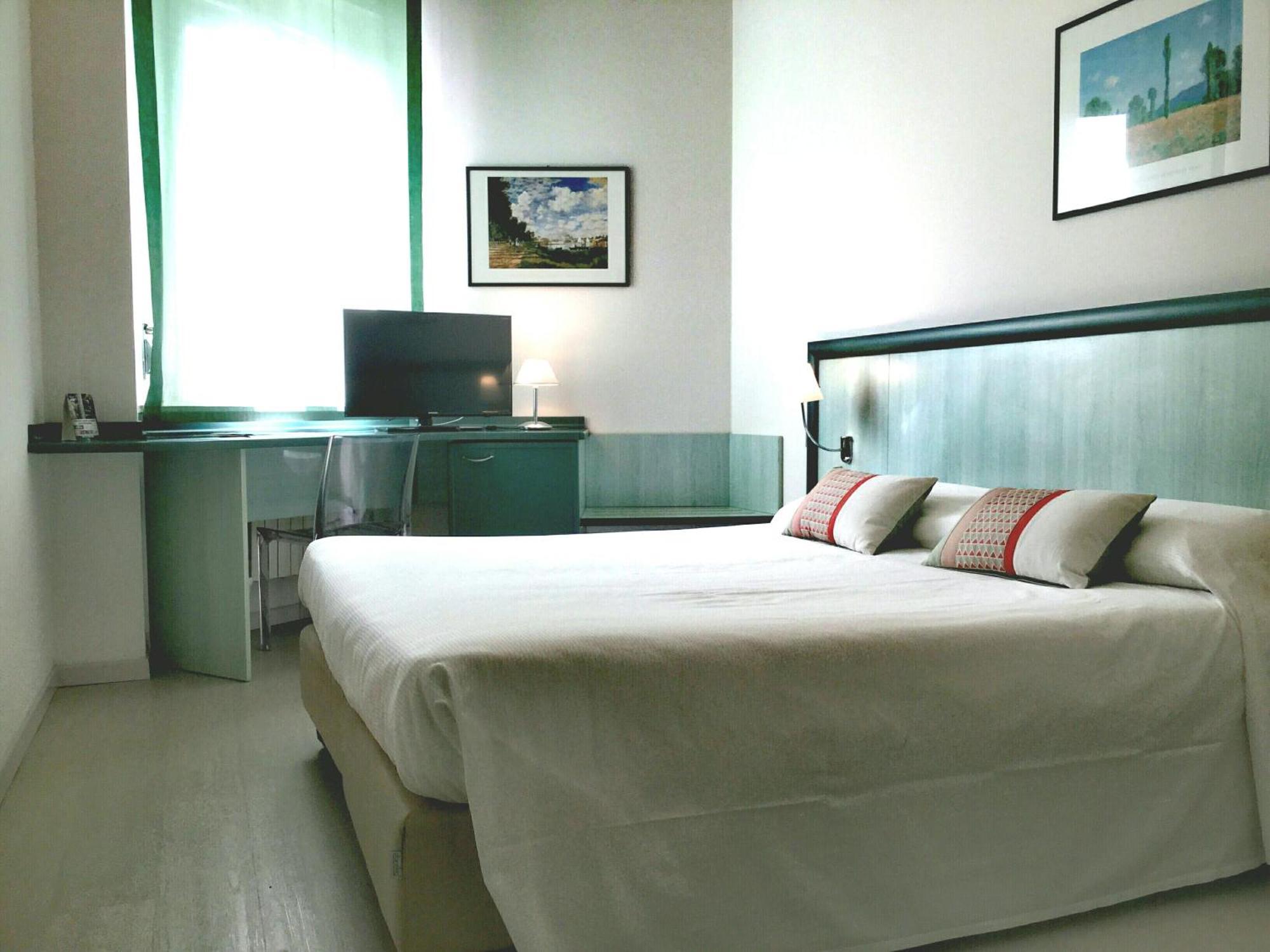 Double Room,728681248:JPEG