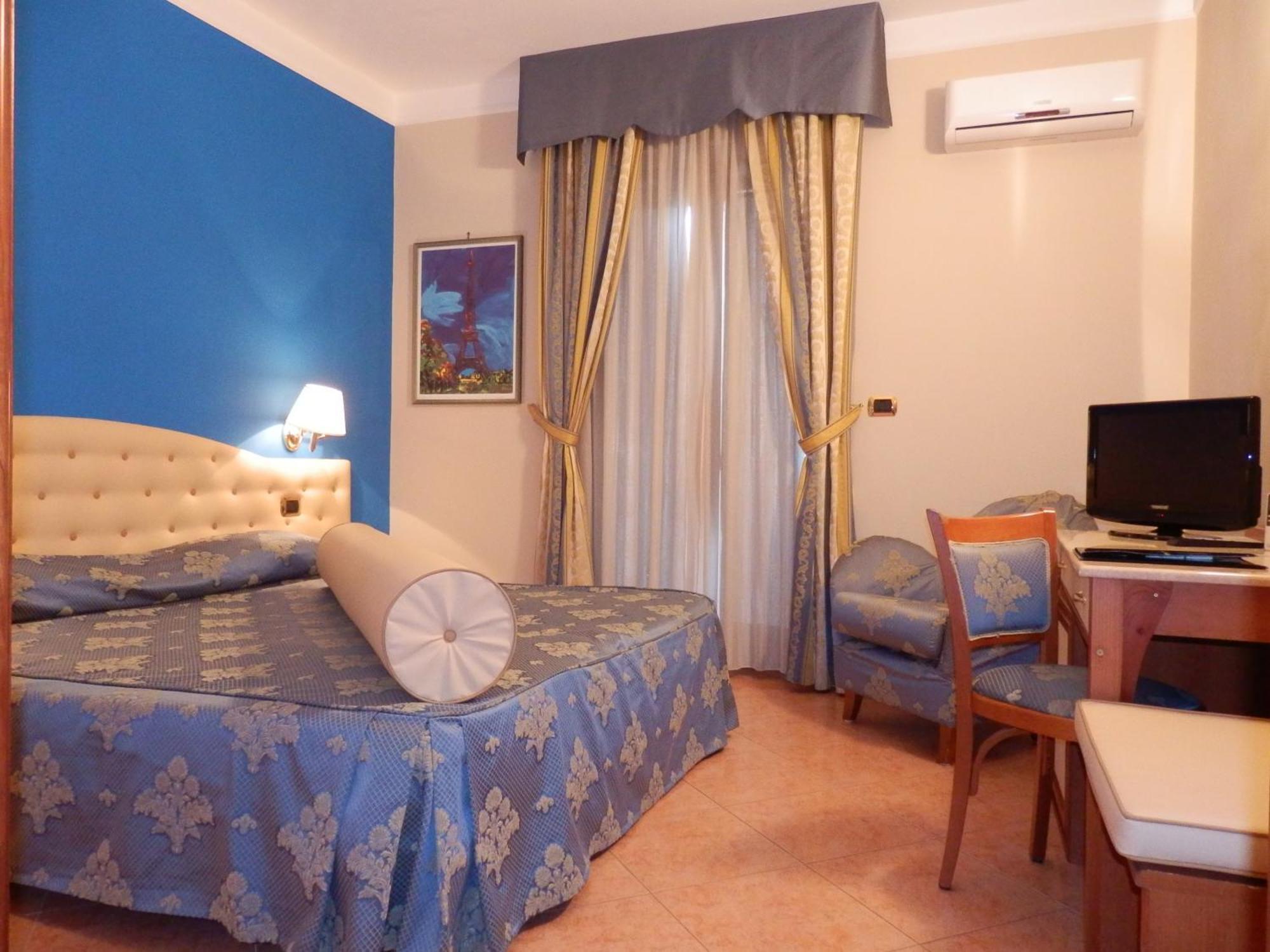 Double Room,61035256:JPEG