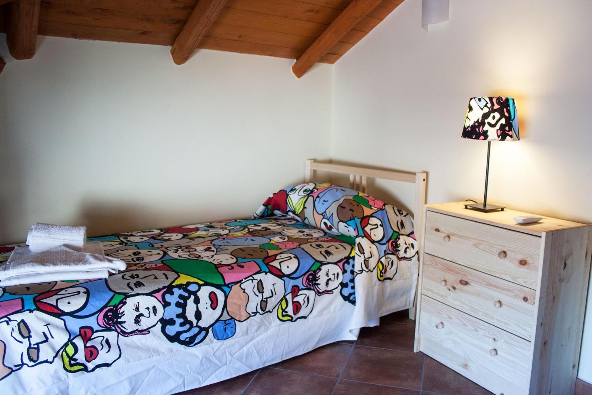 Camera Doppia con Letti Singoli e Bagno in Comune - Attico
