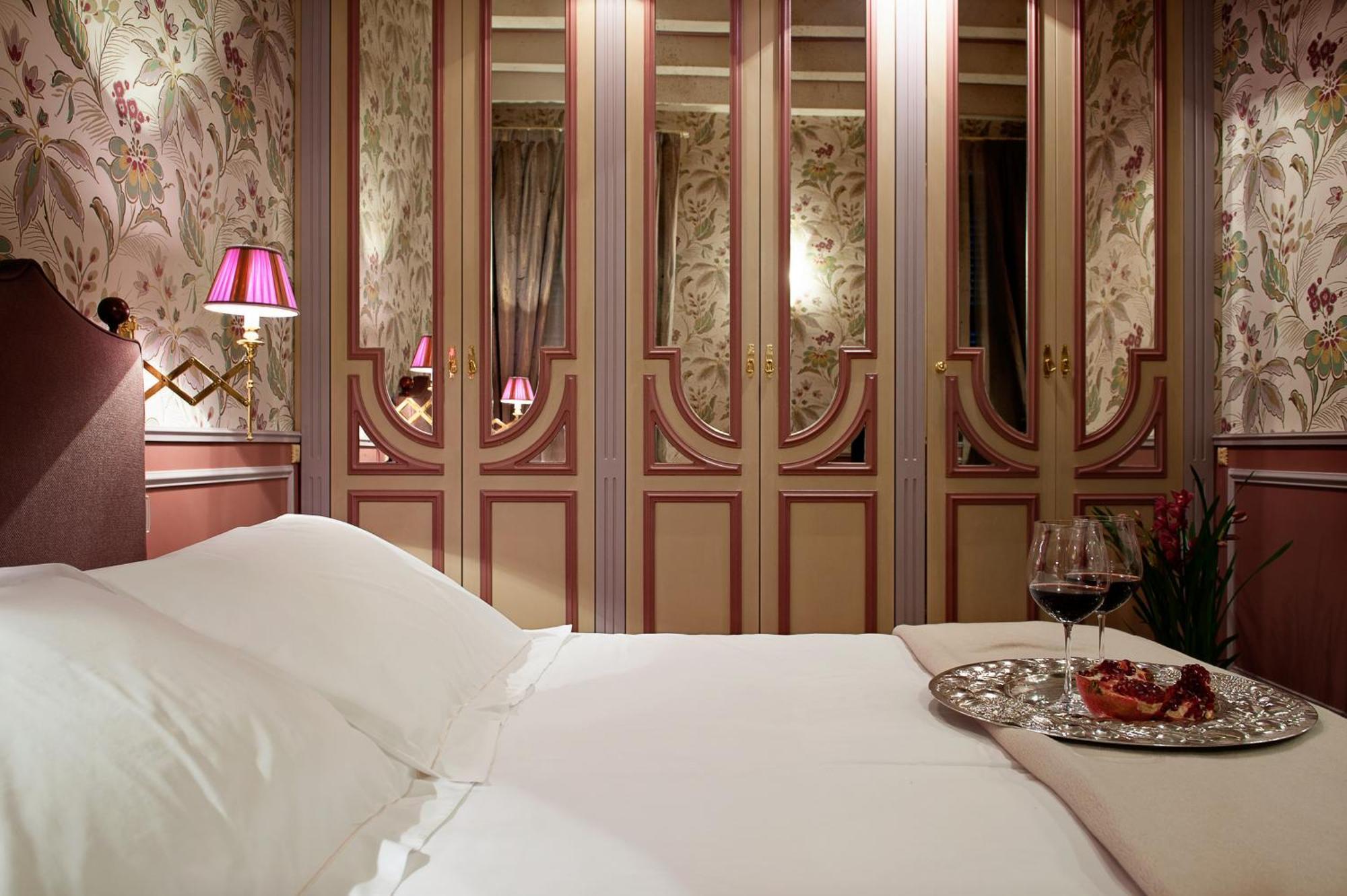 Small Double or Twin Room,974680522:JPEG