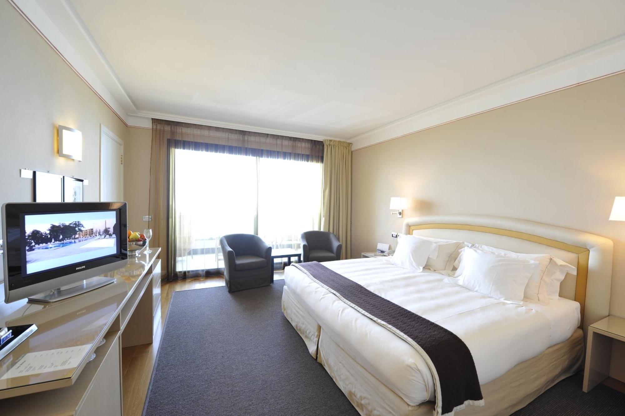 Standard Room with Lake View and Spa Access,63089176:JPEG