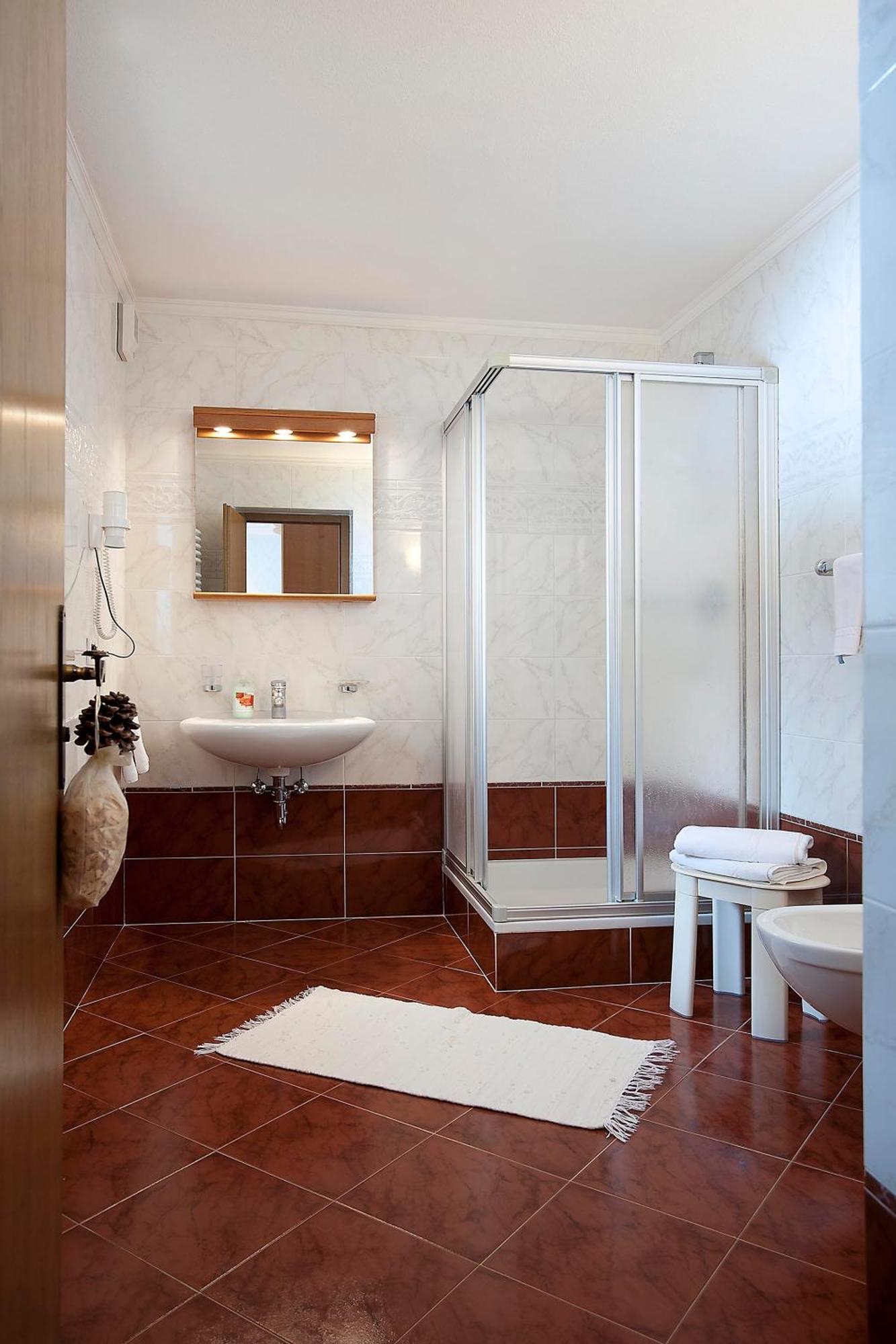 Classic Double Room,284734501:JPEG
